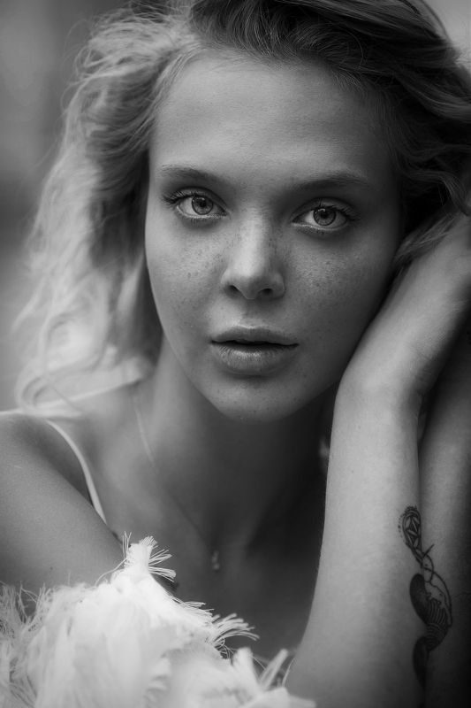 portrait,art,beauty,woman,cute,inspiration,fashion,blackandwhite Elphoto preview
