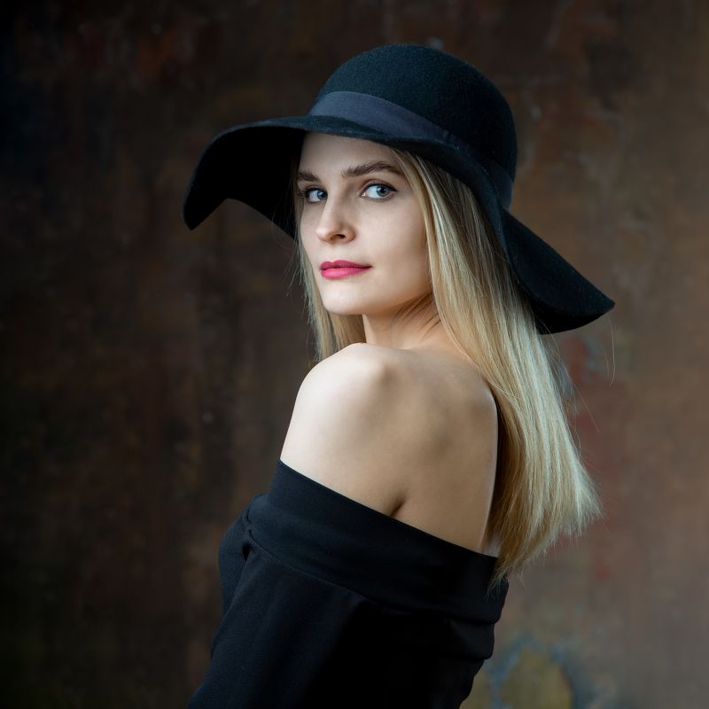 студийный портрет, красивая девушка, женский портрет, классический портрет Еленаphoto preview