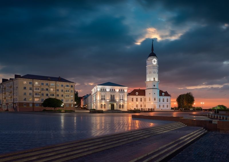 книга владыка моря, ратуша, могилев, белоруссия, беларусь, артем мирный, mogilev, belarus, artyom mirniy Могилёвская ратуша. Город Могилёв (Беларусь)photo preview