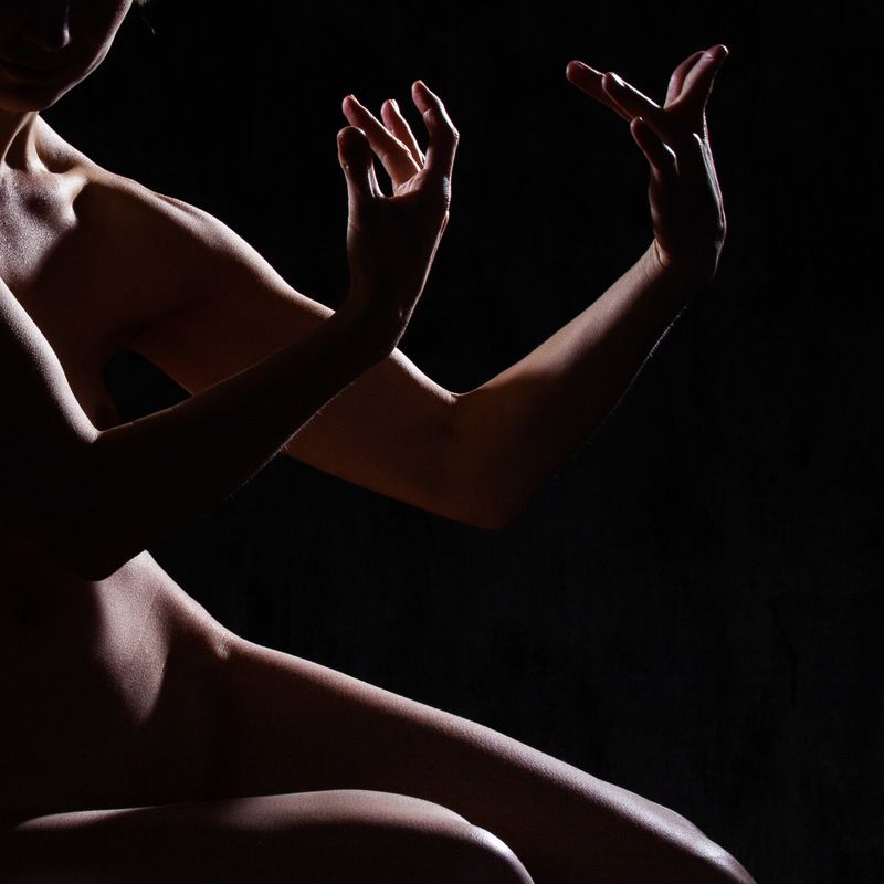 руки, ню, контровый свет, девушка, кожа, контур, тело Руки фото превью