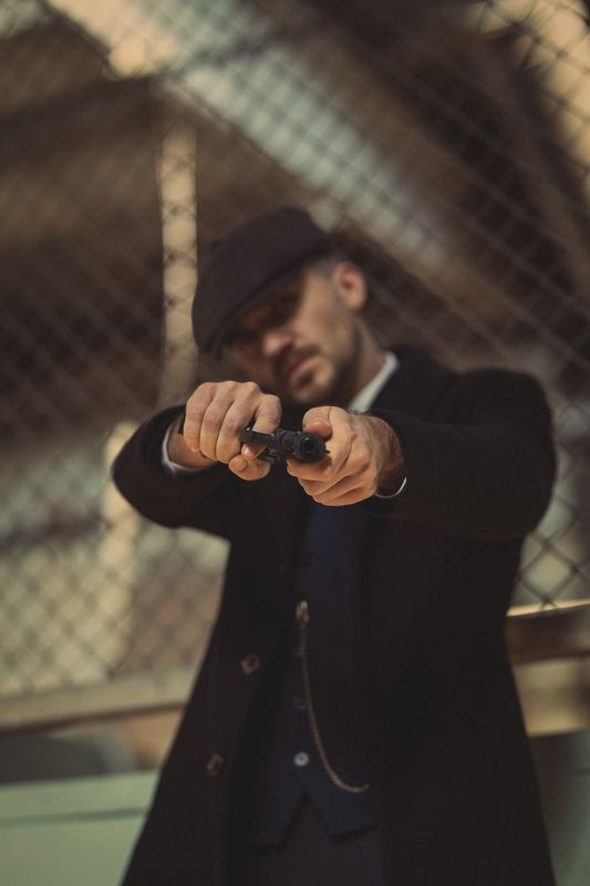 кадр из фильма острые козырьки, постановочное фото, мужчина, портрет, кепки, кино, фильм, сериал, винтаж За секунду до..photo preview