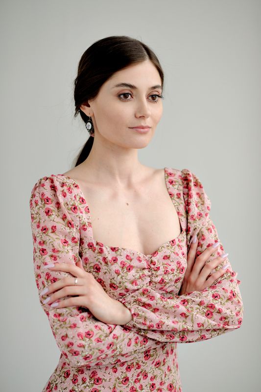 девушка,портрет,студия A strong diamond can be hidden behind a fragile appearance.photo preview