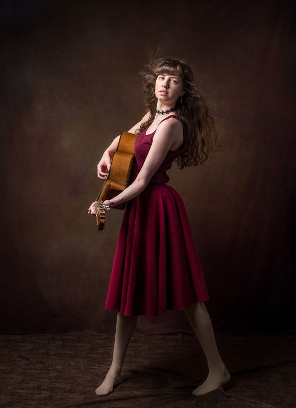 девушка с гитарой  Гитаристкаphoto preview