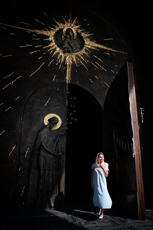 Москва, храм, девушка, фотосессия, церковь, православие, фотограф Путь к вереphoto preview