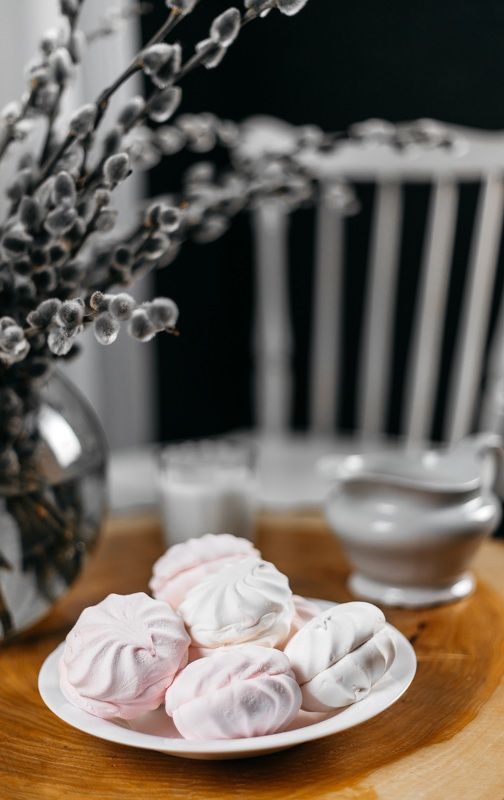 стол, сладкое, зефир, верба, молоко, стул, тарелка Сладкий вечерphoto preview