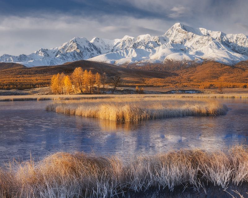 алтай, осень, озеро, горы Утренние заморозки на урочище Ештыкельphoto preview