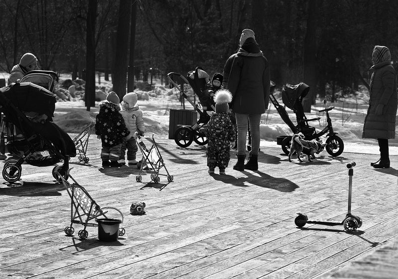 чб фото, уличная фотография, весна Весна пришла фото превью