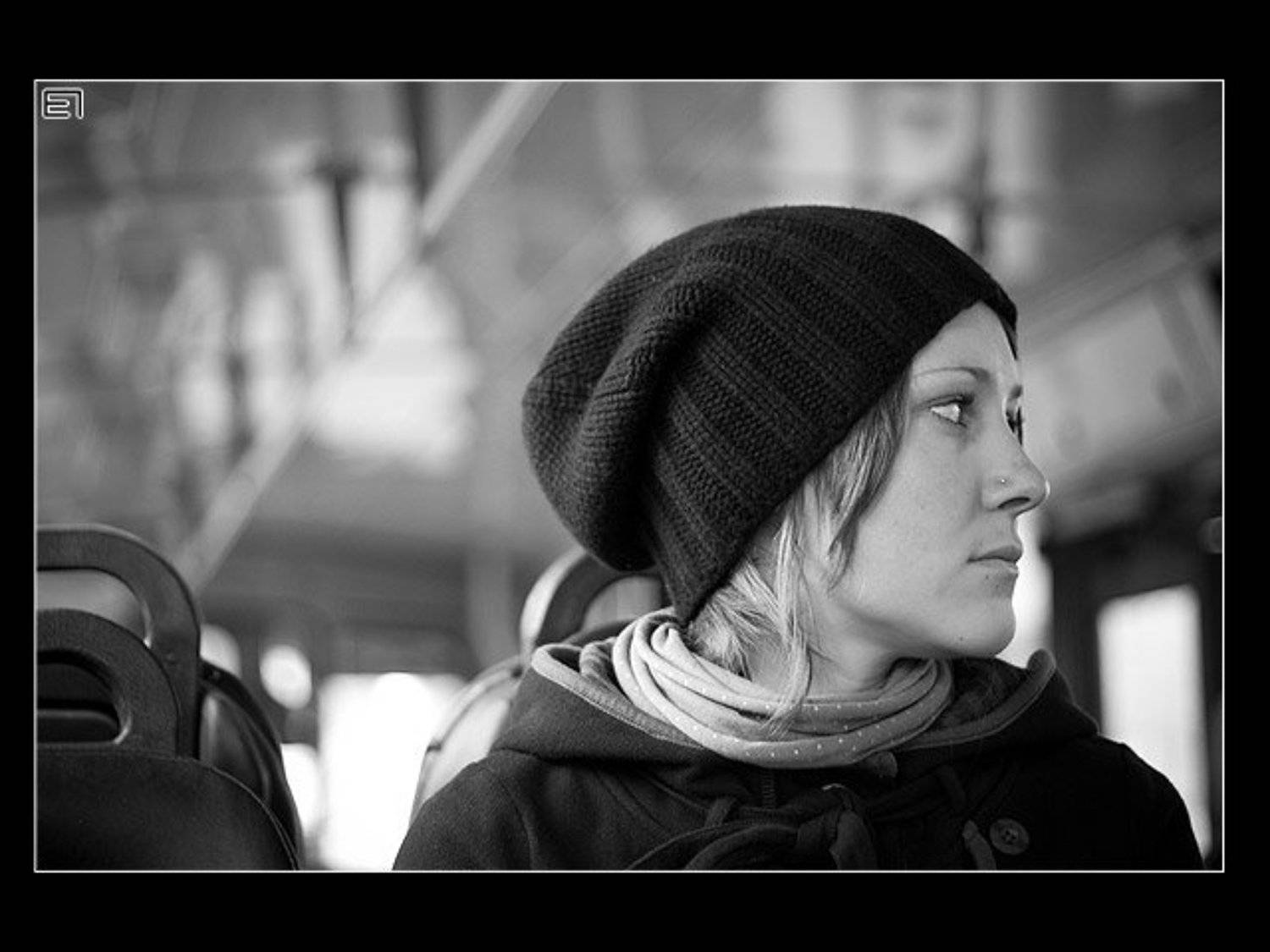 Троллейбус.... Автор: Евгений Павленко троллейбус, девушка, жанр, ч\б, Евгений Павленко