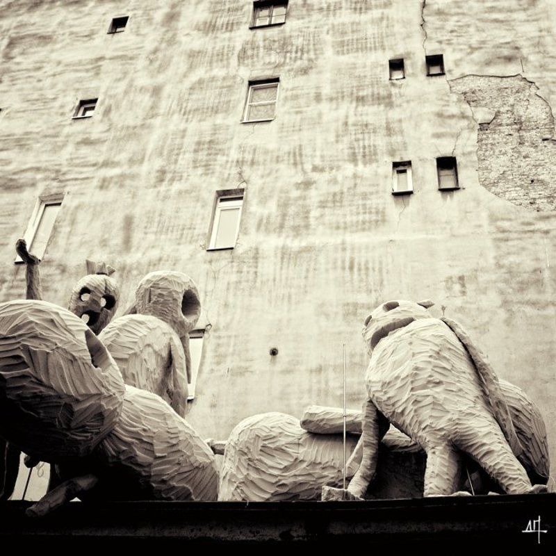 Сперва они нас всех съедятphoto preview