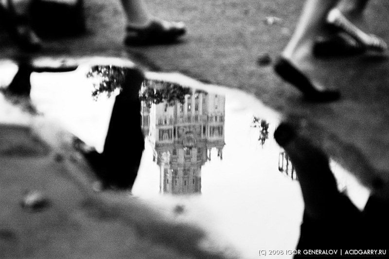 мгу, ноги, город, лужа, люди Студентыphoto preview