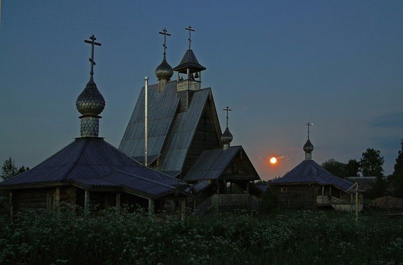 Тихой летней ночьюphoto preview