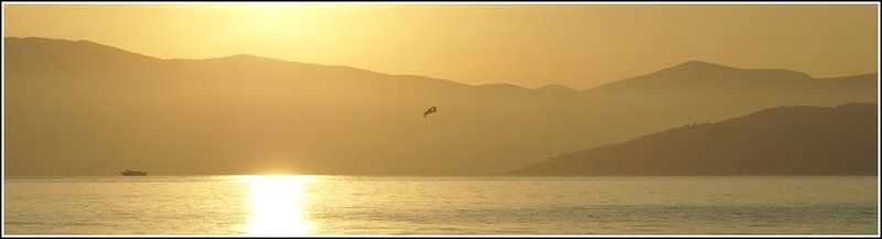 море, утро, восход, самолет, корабль Золото Корфуphoto preview