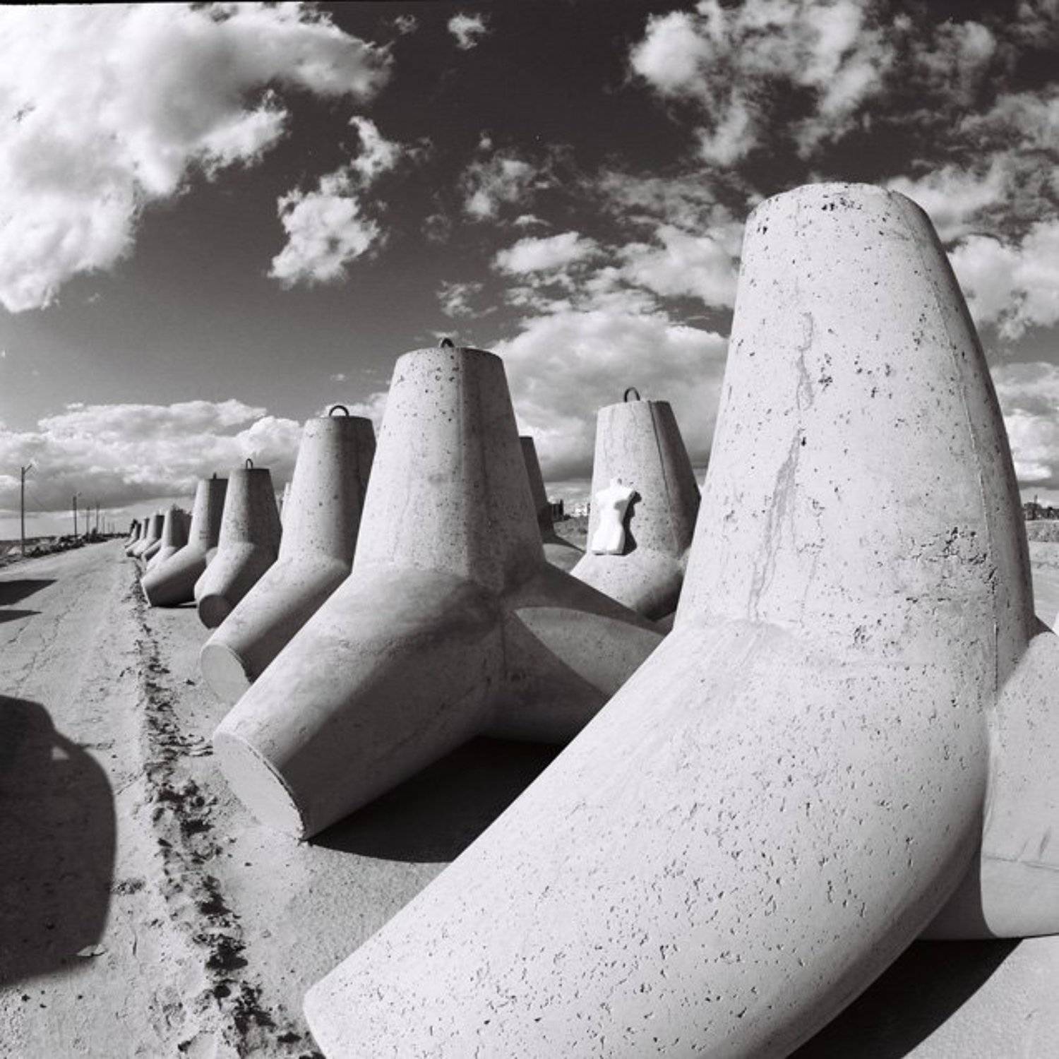 Формы конструкций. Автор: Sergey Tarba 6х6,фотоплёнка,негатив, ч\б, Sergey Tarba