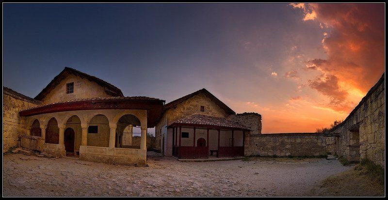 Чуфут-кале: кенассыphoto preview