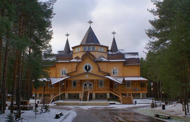 дворец, бор, поляна Вотчина Деда Мороза фото превью