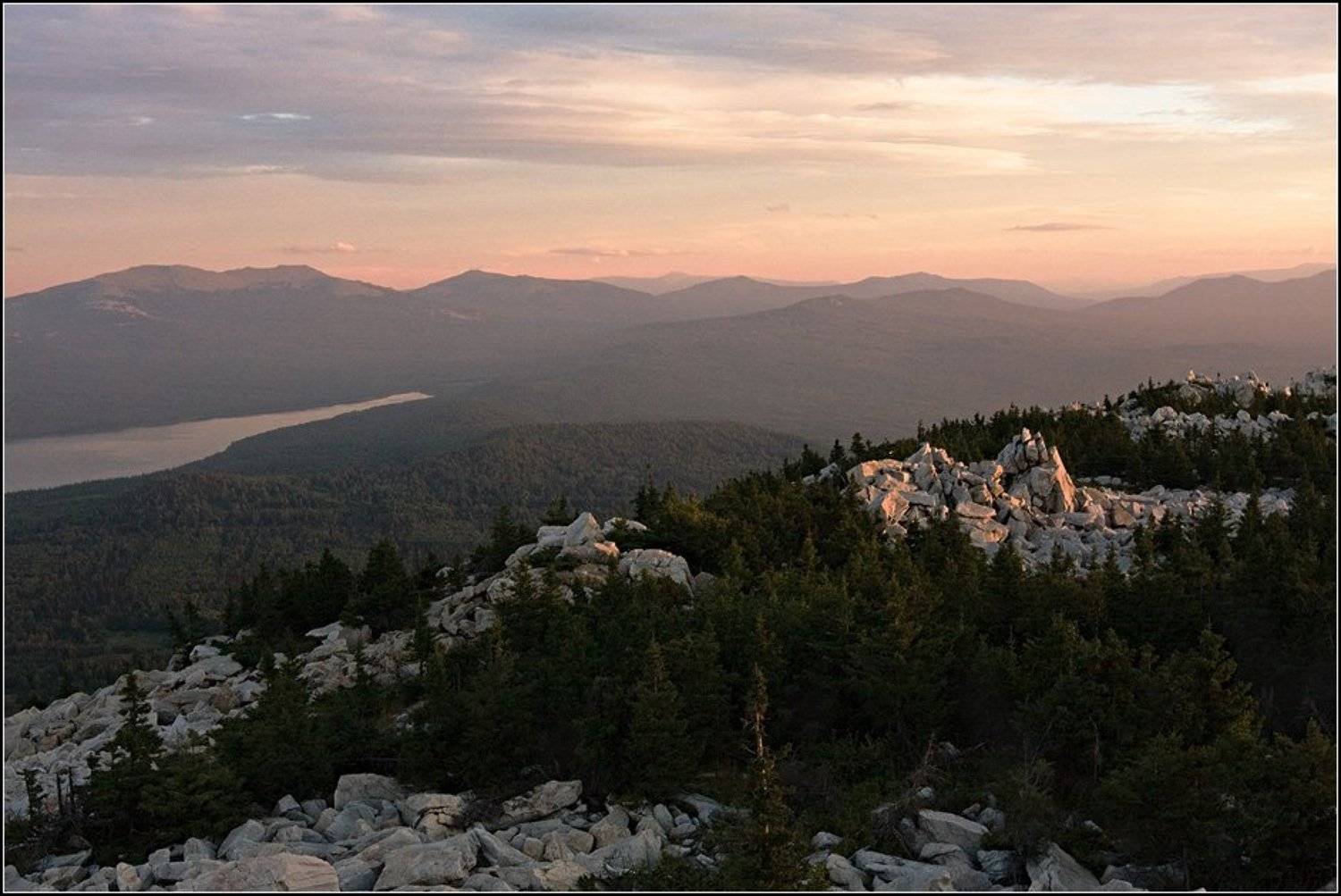 Как засыпают горы. Автор: Степанов Сергей зюраткуль, Степанов Сергей