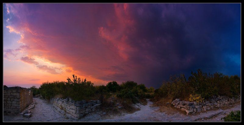 чуфут-кале Чуфут-кале: три дорогиphoto preview