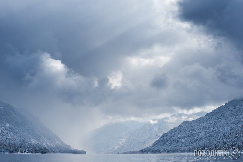 Рассвет на Телецком озере. Горный Алтай, октябрь.photo preview