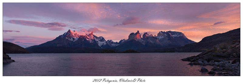 Мы стояли на плоскости с переменным углом отраженья, наблюдая закон, приводящий пейзажи в движенье.photo preview