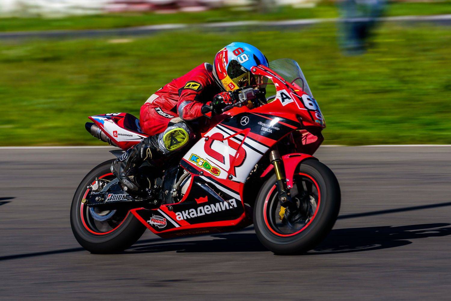 Мото. Автор: Александр Белолипецкий , Александр Белолипецкий