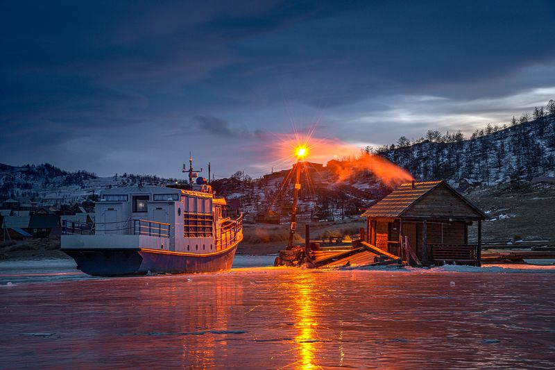 зима, лед, корабль, баня, байкал На зимовкеphoto preview