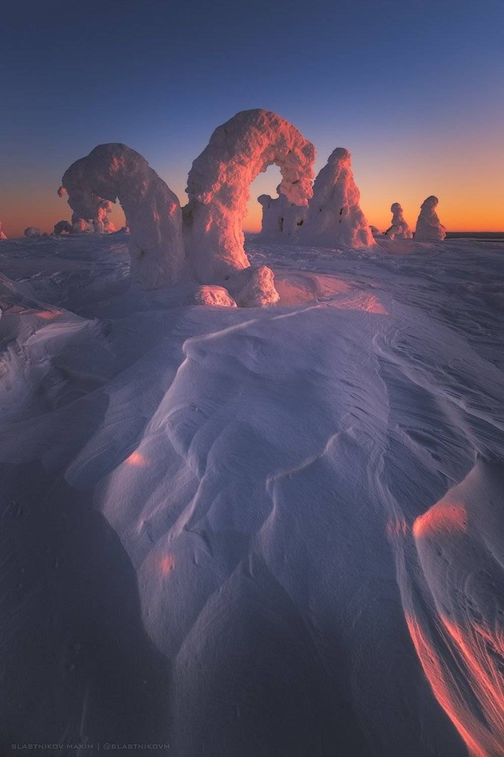 пейзаж, рассвет, солнце, время, путешествия, дерево, мурманск, кольский, тундра, холмы, горы, снег, лед, рассвет, Максим Сластников