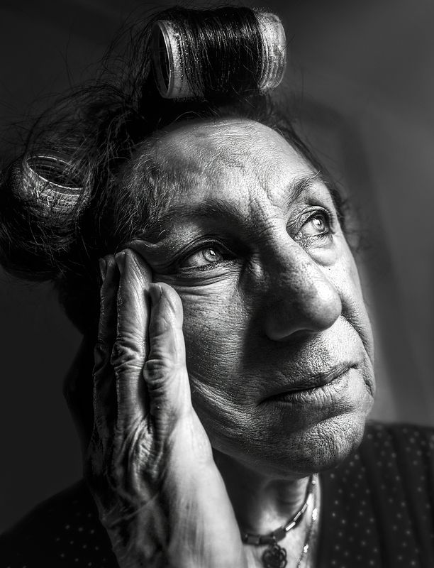 old, woman , eyes , room , beauty , beautiful , model , light daysphoto preview