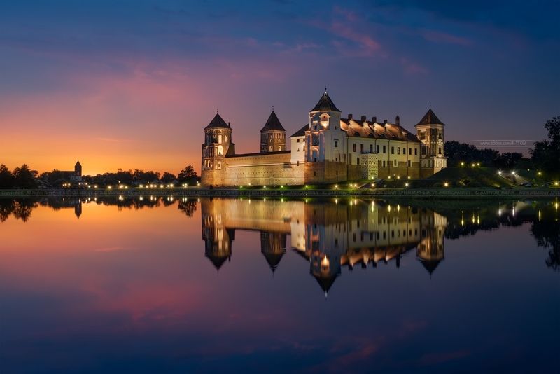 книга владыка моря, беларусь, белоруссия, замок. мир мирский, отражение, артем мирный, арт, длинная выдержка, belarus, artyom mirniy, mir, castle, cityscape, sunset, reflection Замково-парковый комплекс «Мир»photo preview