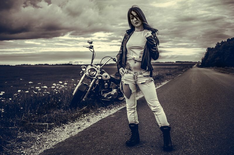 девушка, мотоцикл, байкерша Freedomphoto preview