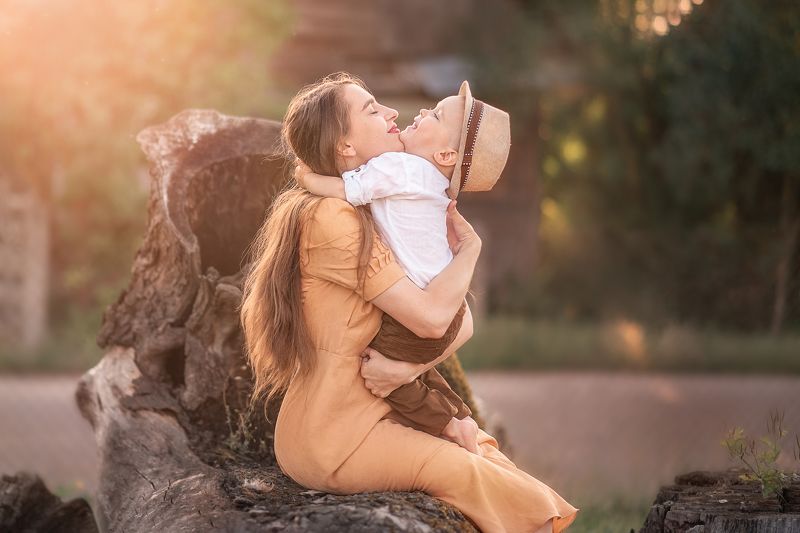 Материнские объятьяphoto preview