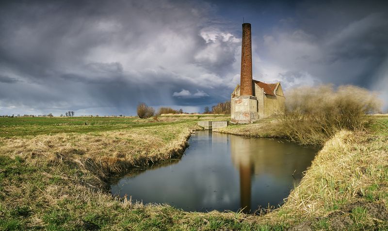sky, cloud, old, poland, elewator, rain Old steam pump stationphoto preview