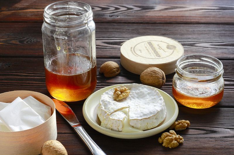натюрморт, фотонатюрморт,  мёд, сыр, орехи, камамбер, наталья казанцева Немножко вкусностейphoto preview