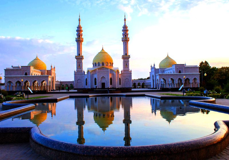 город,пейзаж,архитектура, вечер, мусульманство, мечеть, болгар, белая мечеть, отражение В вечернем светеphoto preview