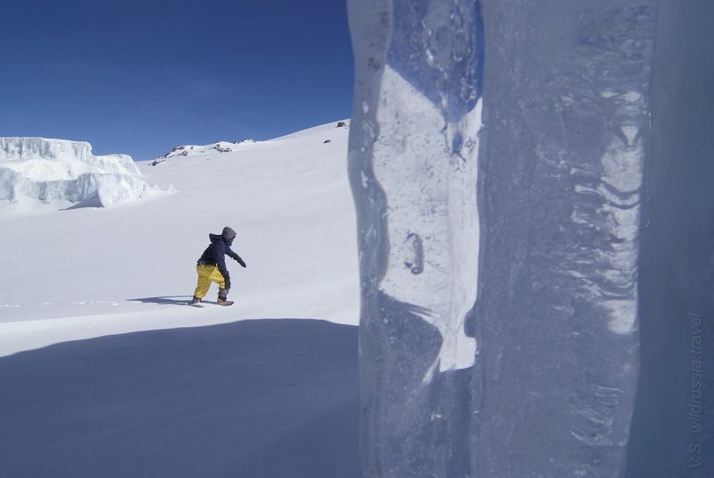 килиманджаро, вершина, восхождение, спорт, экстрим, высота, альпинизм, снег, ледник, кратер, сосульки, горы, танзания, путешествие, приключение, шагнивнеизведанное Снега Килиманджаро - 1photo preview