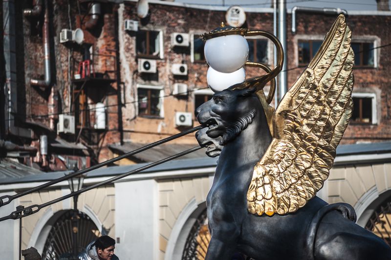 Блеск и нищета этого городаphoto preview