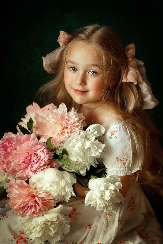 Тася и пионыphoto preview