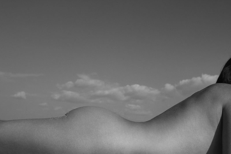art nude, nude, fine art nude, bw nude, estet mf, minimalism nude, nude in the landscape, bw nude photo fragments of the landscape 11photo preview