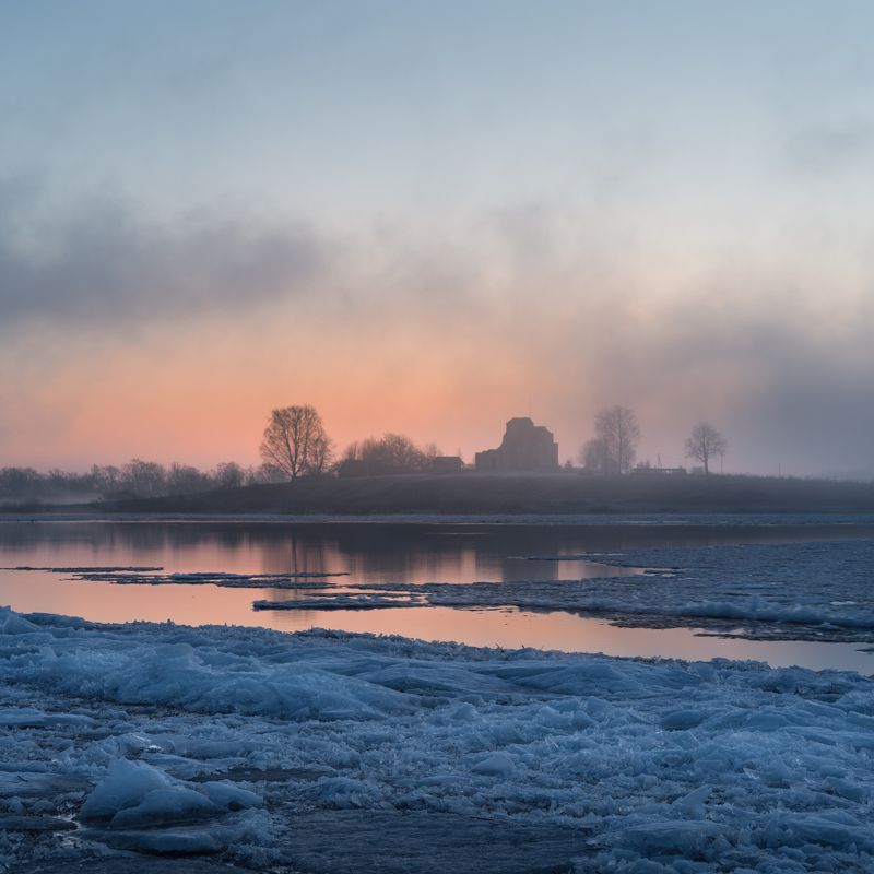 новгородская область, Рассвет на древнем городищеphoto preview