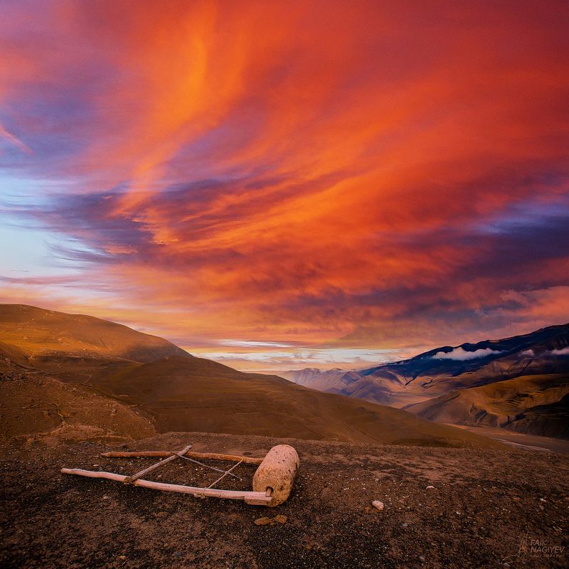 Закат в горахphoto preview