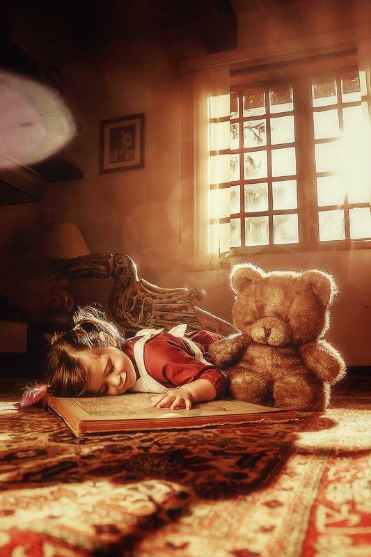 Little girl with bearphoto preview