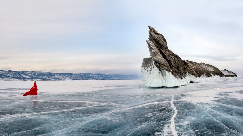 Лед, Байкал, красное Свидание на Байкалеphoto preview