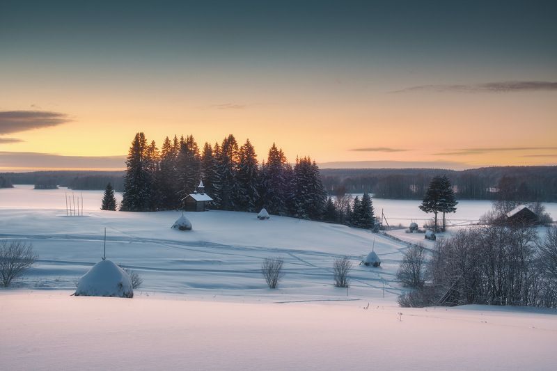 россия, архангельская область, русский север, кенозеро, кенозерье, национальный парк, пейзаж, природа, церковь, озеро, мыза, закат, лед, зима, снег Мызаphoto preview