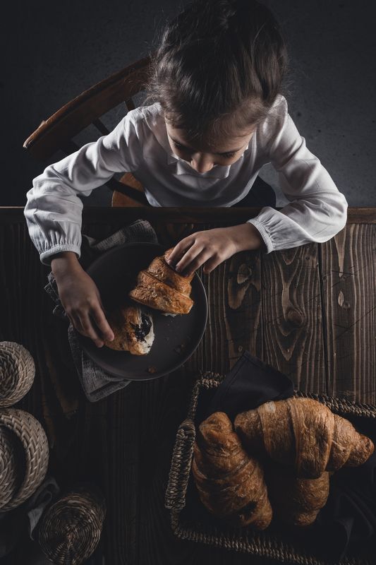 croissant with chocolatephoto preview