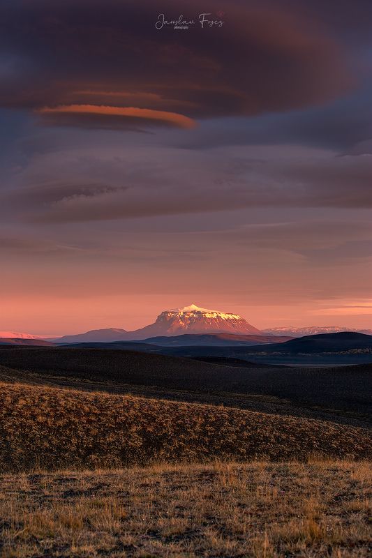 Herdubreid - Queen of Icelandphoto preview