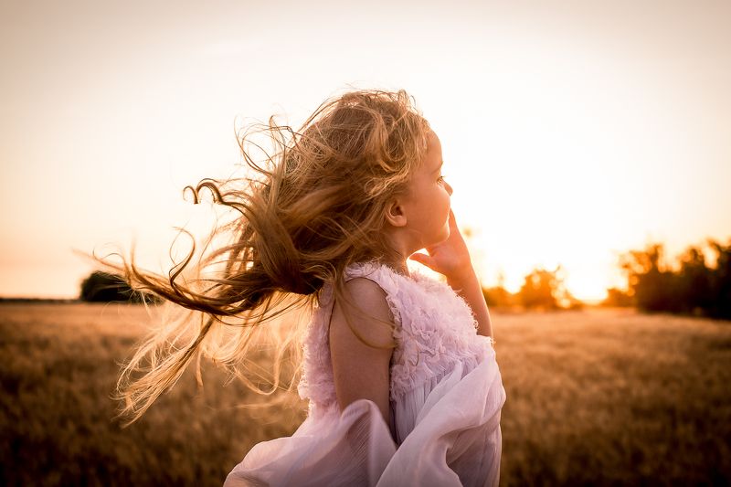 девочка, портрет, ветер, закат Ветер в волосахphoto preview