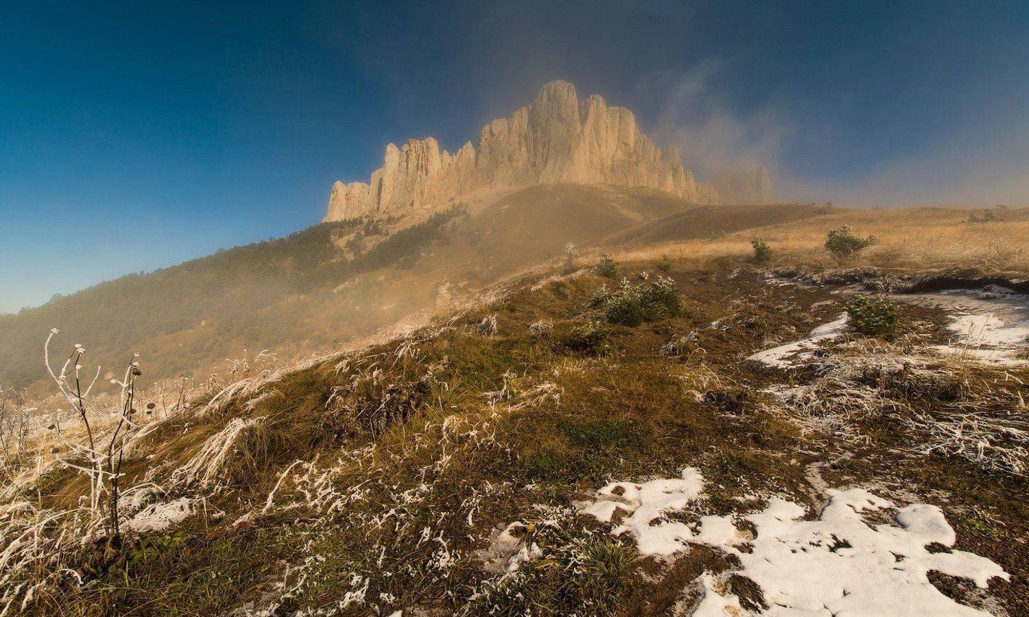 ПЫХТИТ , КИПИТ И СНЕГОМ ПУГАЕТ. Автор: ФЁДОР , ФЁДОР