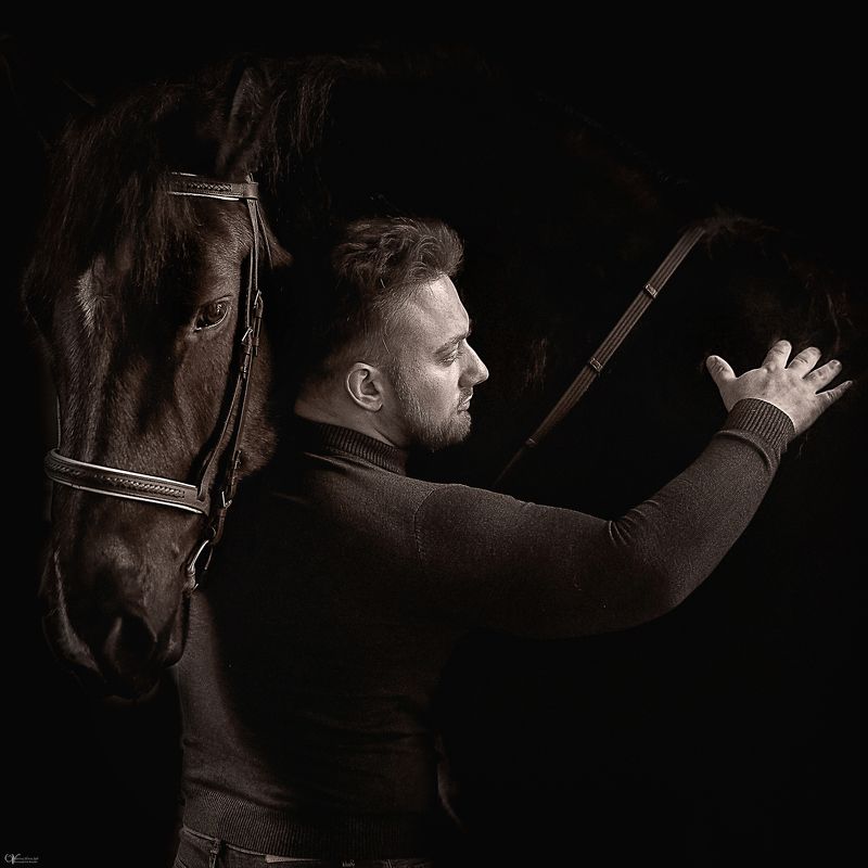 Мужской портрет мужчина и конь Дима и конь Сама_Тандем силы и мужественностиphoto preview