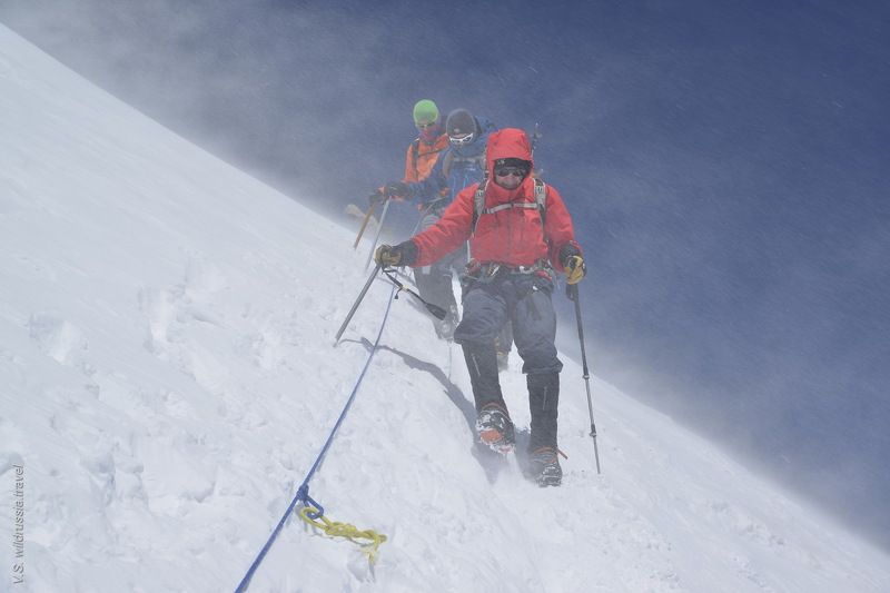 Эльбрус, Кавказ, Россия, горы, восхождение, альпинизм, спорт, экстрим, высота, снег, ветер, шагнивнеизведанное Эльбрусиада (из цикла)photo preview