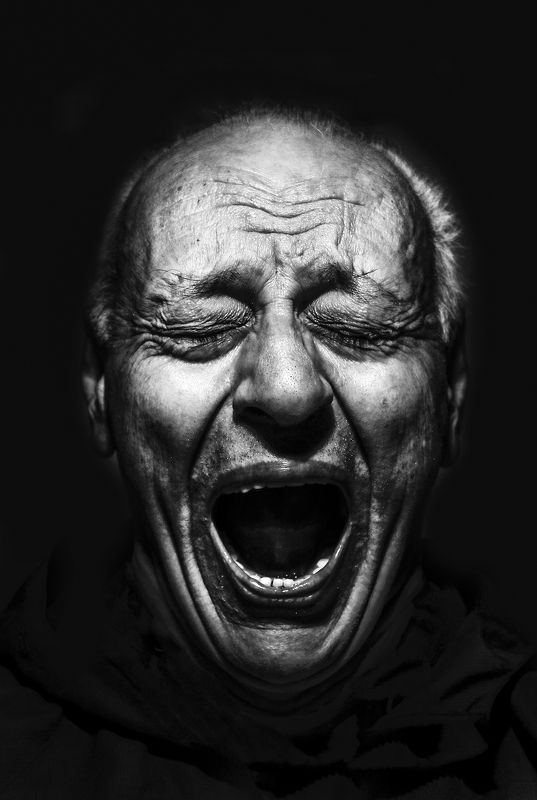 old, woman , eyes , room , beauty , beautiful , model , light screamphoto preview