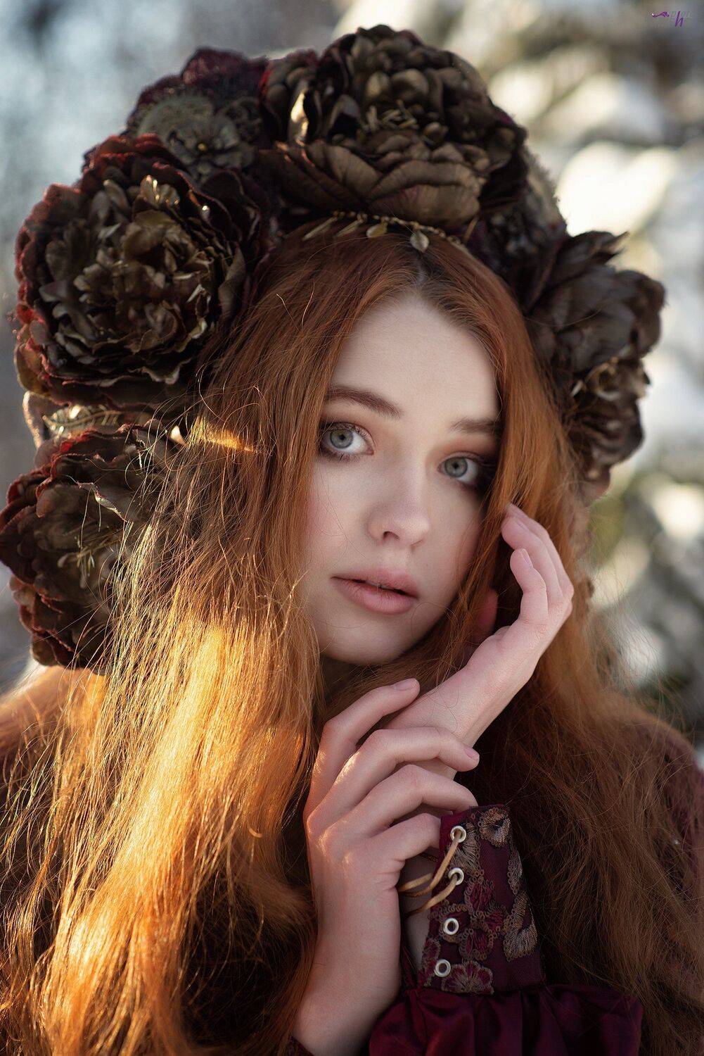 Анна. Автор: Янина Ермакова портрет, зима, красный, фентези, девушка, лес, сказка, холод, мороз, Янина Ермакова